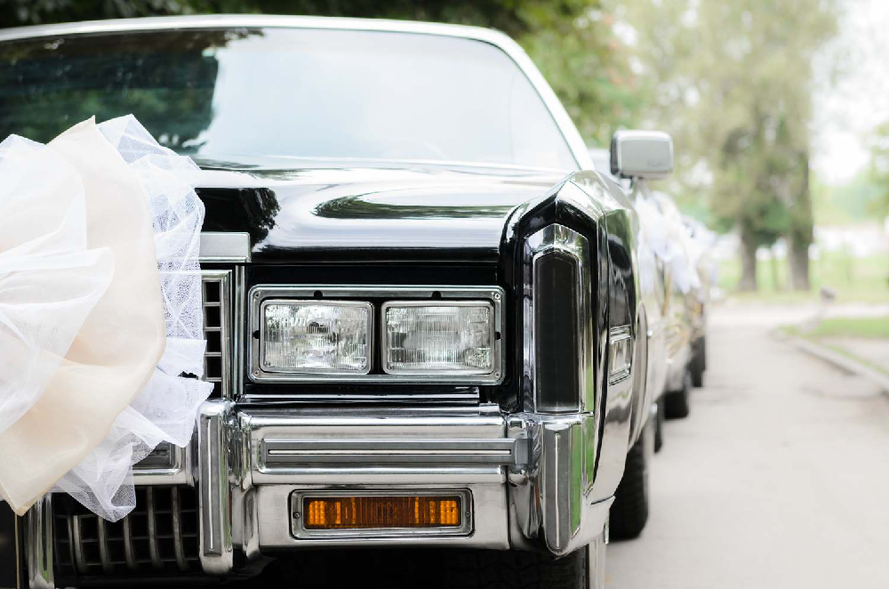 Dekoracja samochodu na wesele
